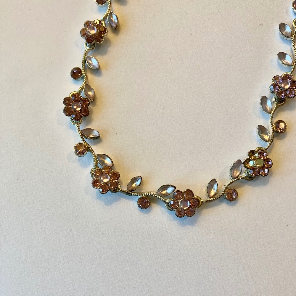 Fashion Rhinestone Necklace - Picture 2 of 4